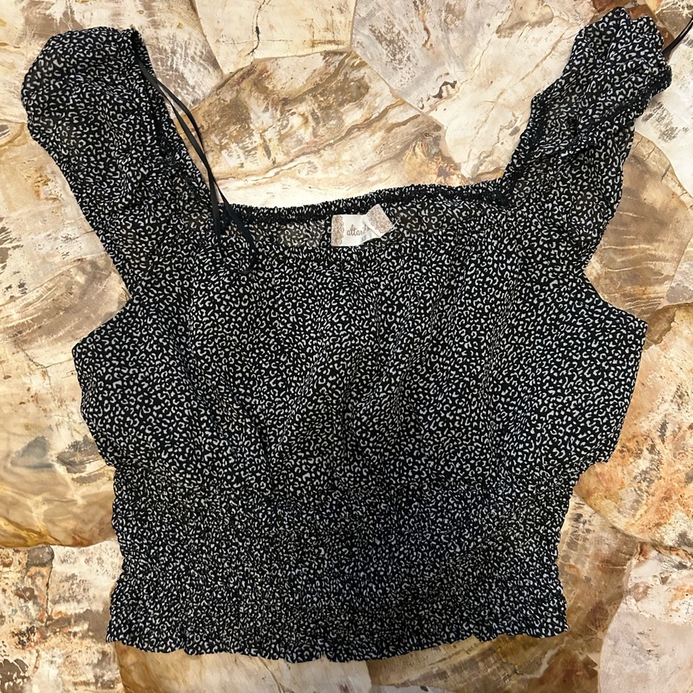 Cute top.